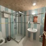乌尔朱酒店 3*