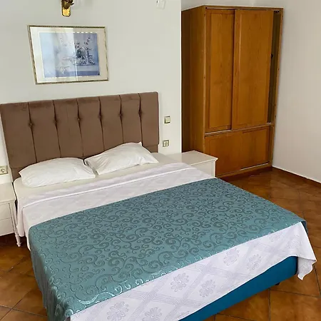 Urcu Hotel